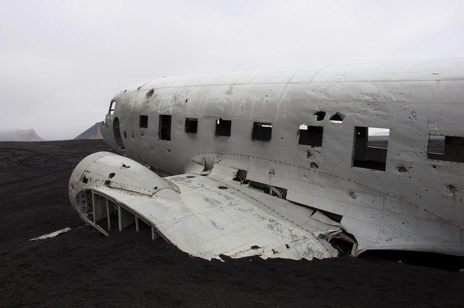 julia-iceland-crashed-plane-940x624