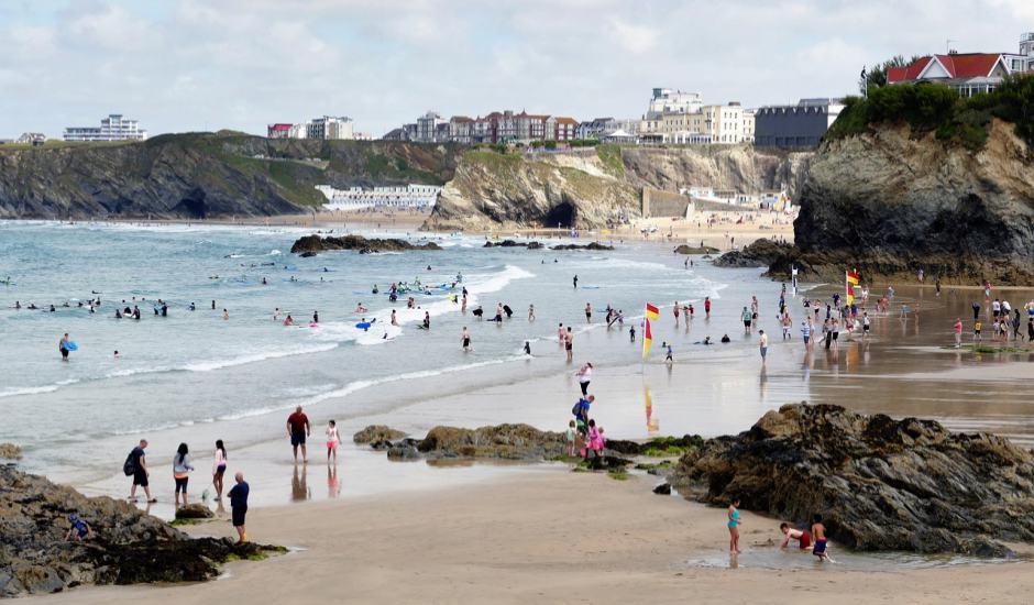 chris-surfing-cornwall-940x550